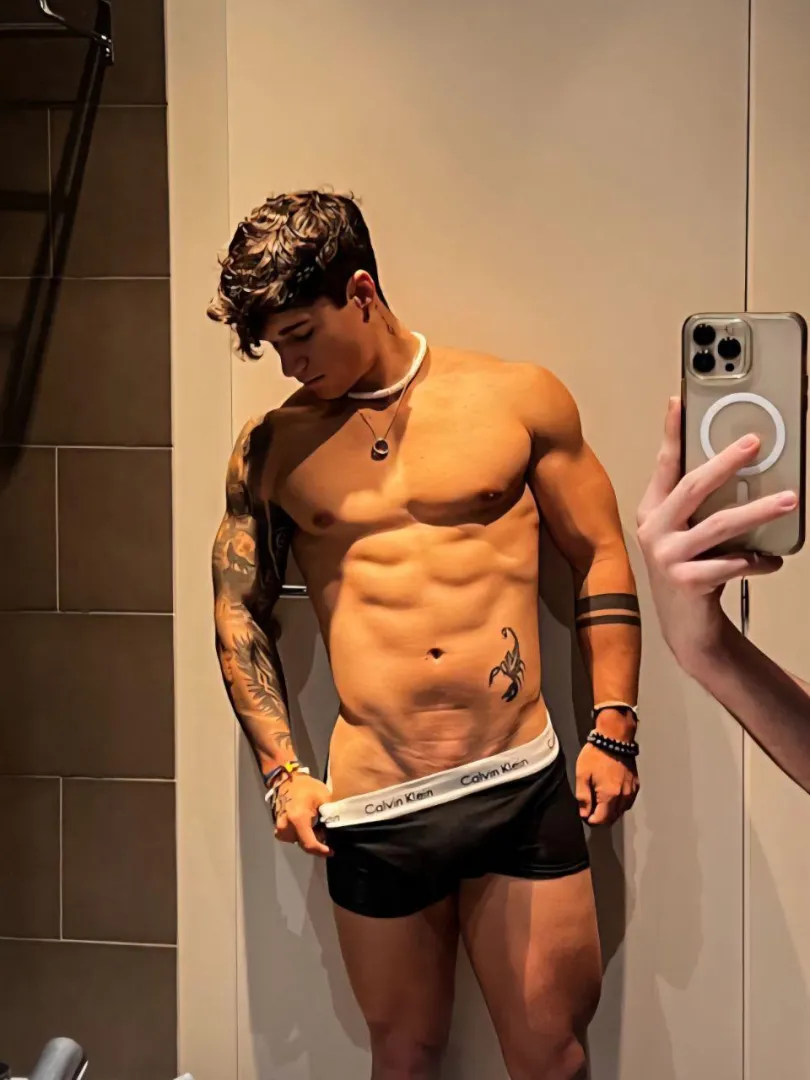 I show you my black boxer