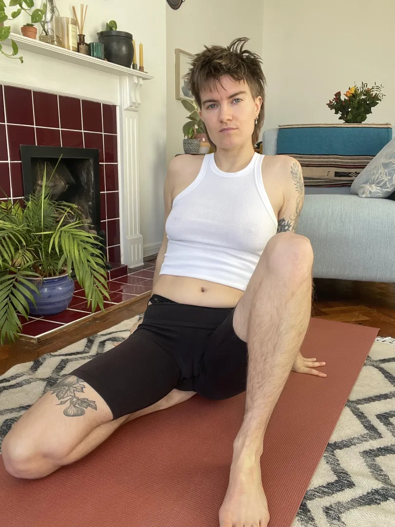 I think bi people generally like hairy legs, am I wrong? [Return Our 3P Tools/Apps]