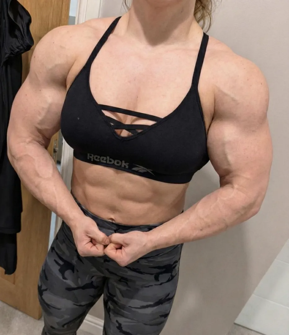 I think I qualify as a muscle mommy now