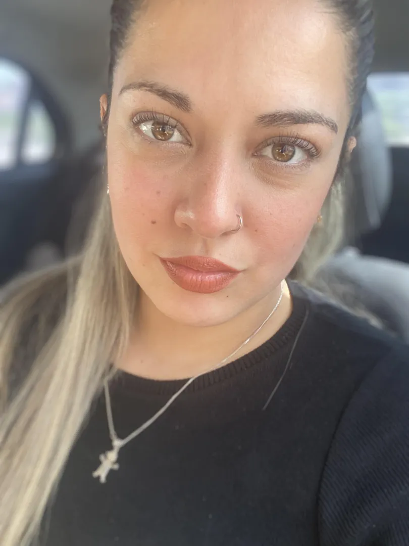 I think this color suits me well.