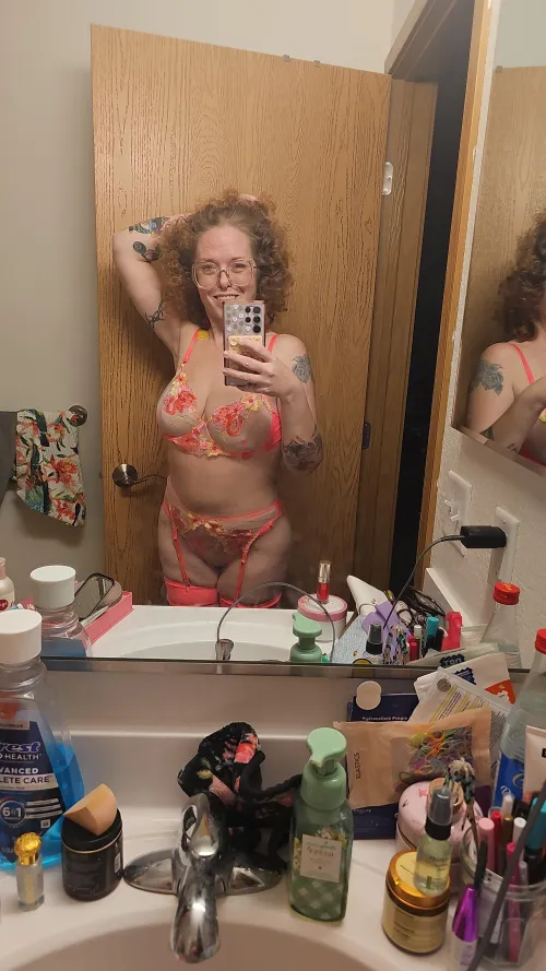 I think this little ensemble, screams (f)or warmer weather. PS I'm out of my wine