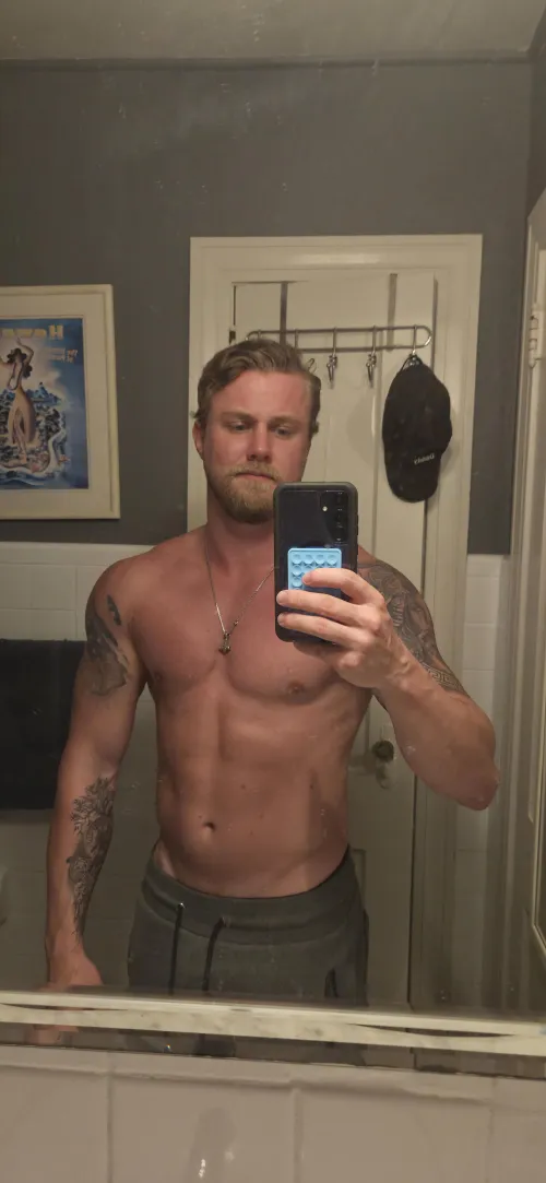 I tried to tan, now I look like Larry the Lobster