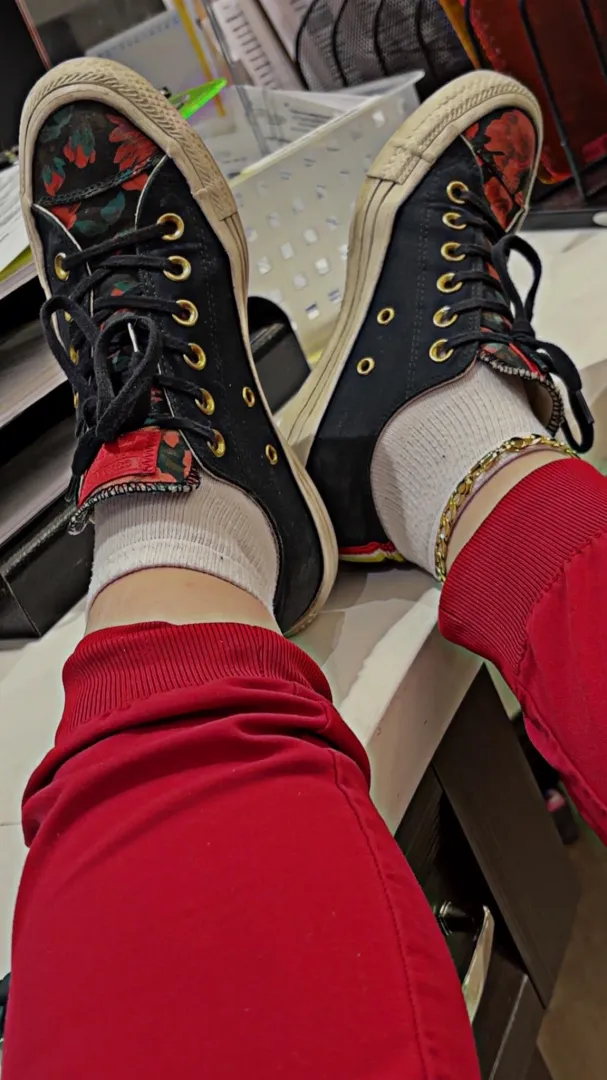 I wanna crush you like a little turd with these shoes