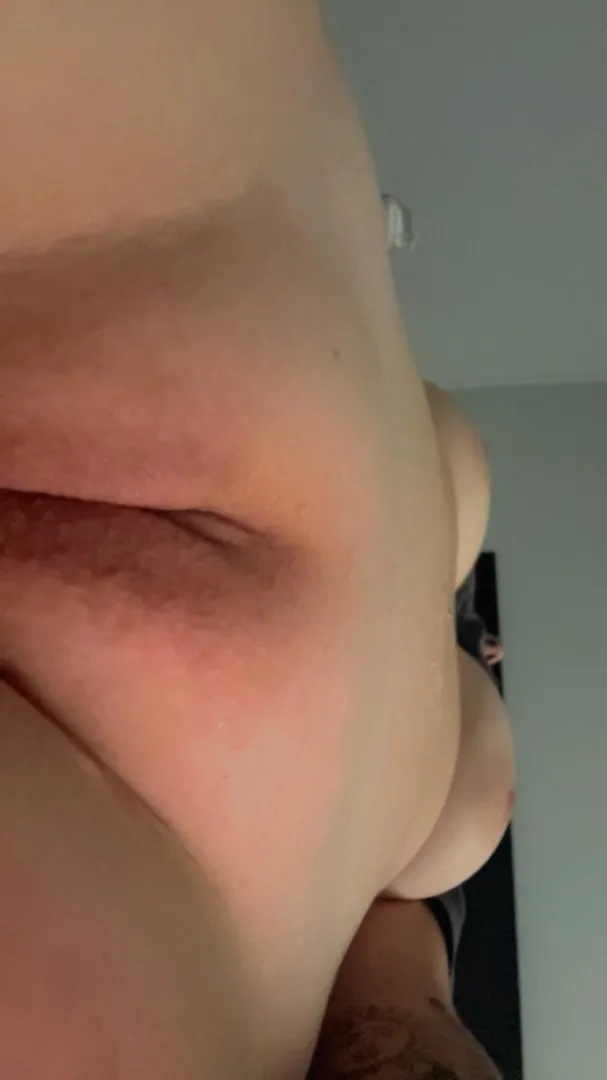 I wanna feel your tongue from top to bottom 