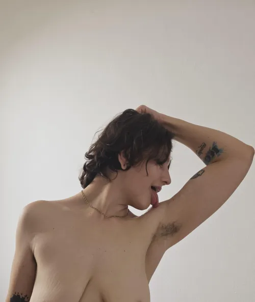I want my armpit to smell like raw, unrestrained sex after you've emptied yourself into it