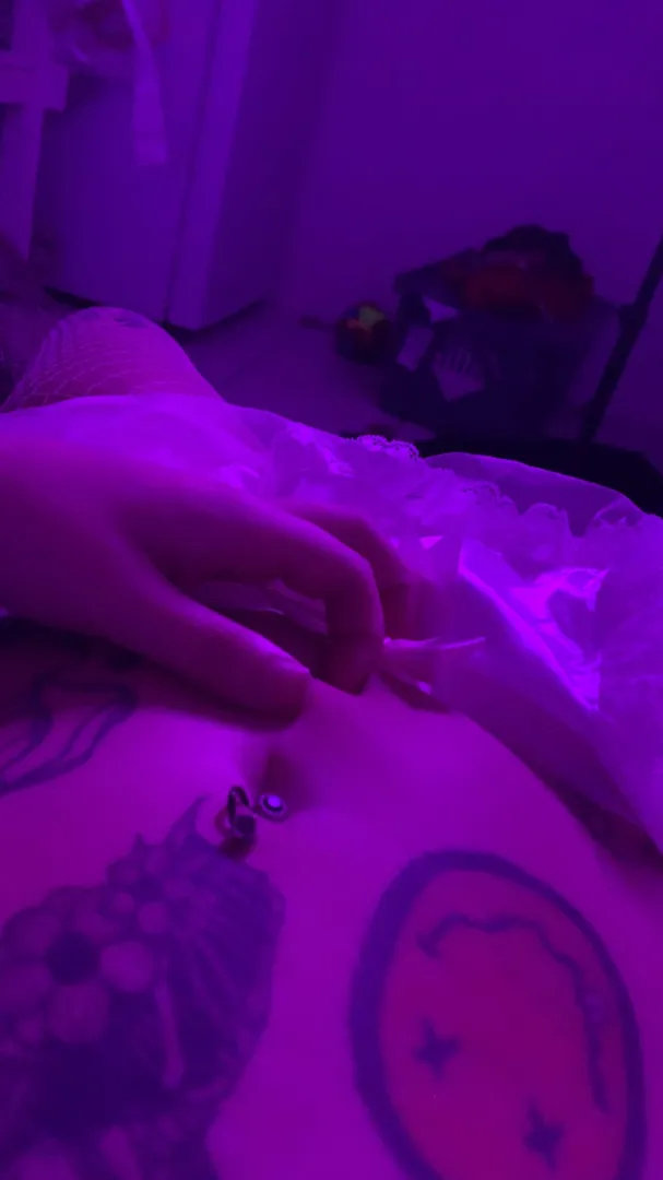 I want you to lick my navel