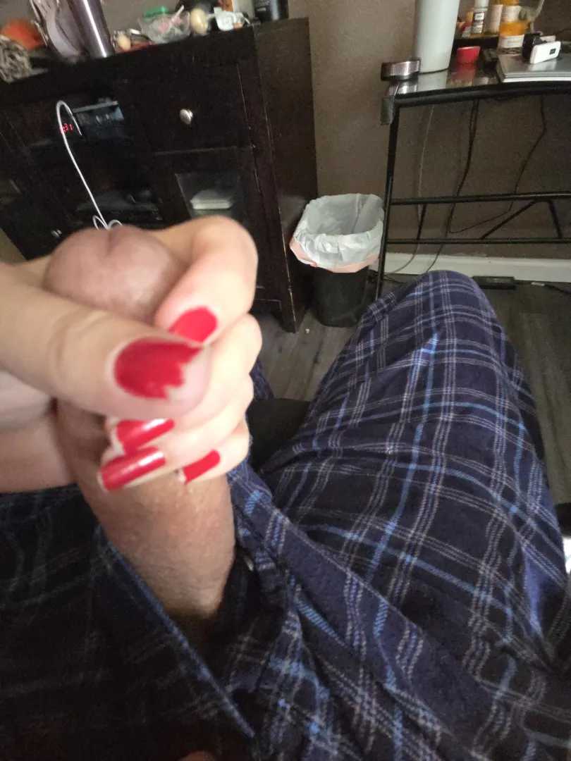 I would love to see your nails wrapped around