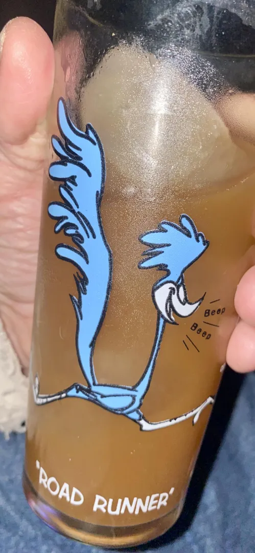 Ice tea flavored with 12 piss ice cubes.