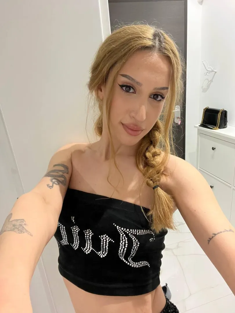 If I asked you to fuck me.. would you say yes or no?