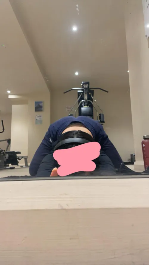 If I was at the gym stretching out like this what would you do?