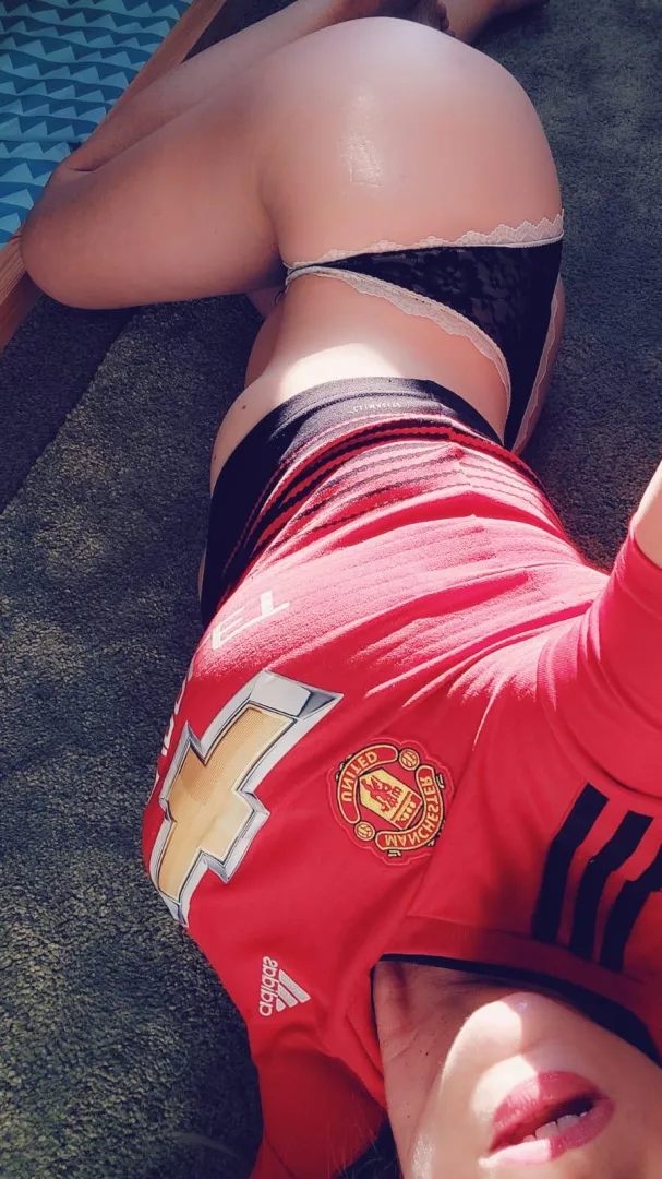 If we win I'll get my bewbs out 