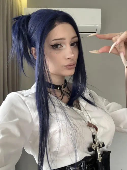 If your penis is less than 7 inches, put the arrow up and i will humiliate you