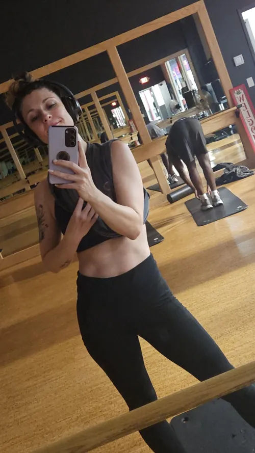 Ignore the guy in the back look at me