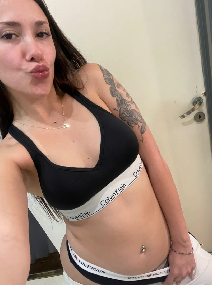 i’ll let you fuck me if you promise to cum all over my tits (20f)