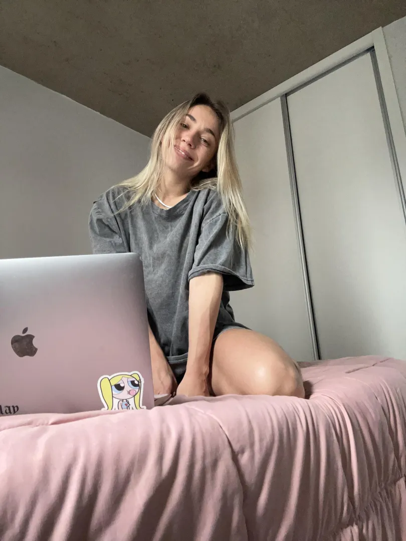 I'll make your dick hard in 10 seconds