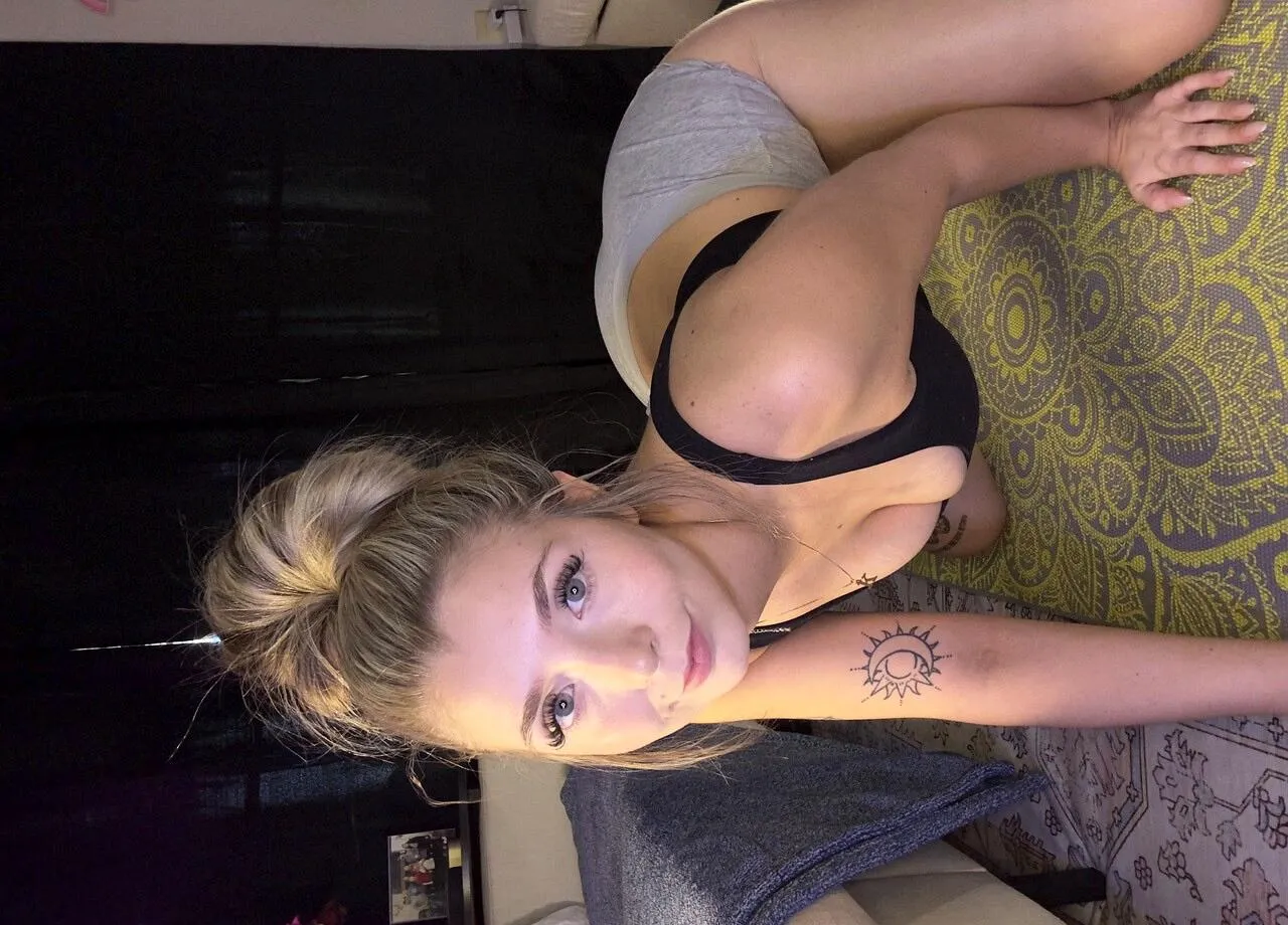 I'm a woman craving a man's touch to show him what this mouth can