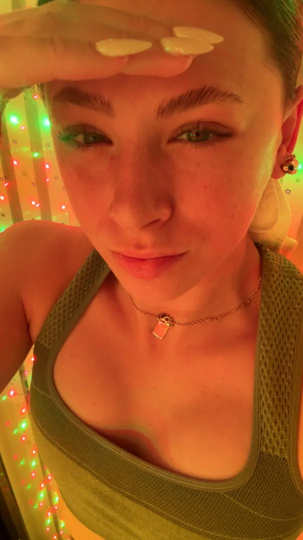 I’m back and I’m single. Time to take advantage of losers