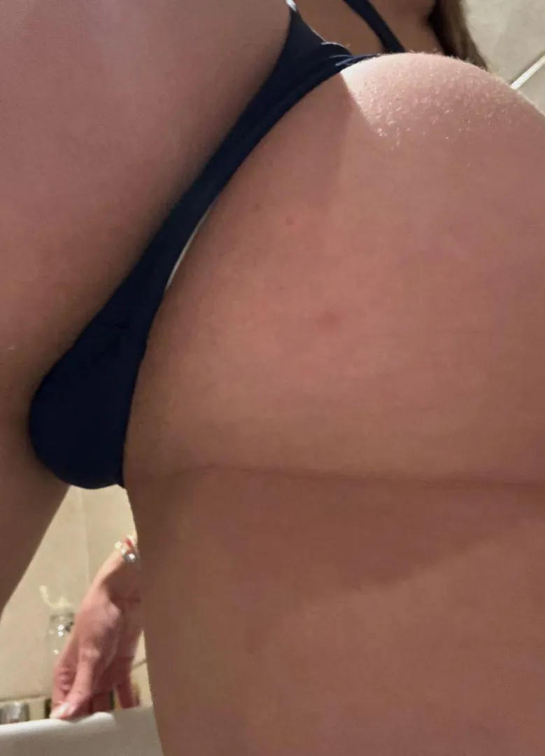 im being greedy tonight. i want both holes filled 18f4m