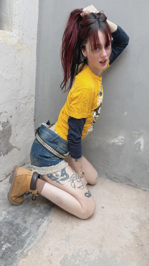 I’m bored someone interesting should fix that replying on lg lunazomez