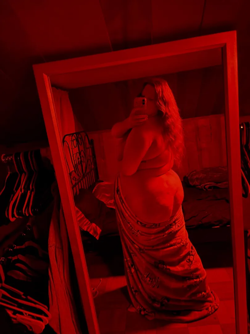 I’m bored…join me in bed ❤️