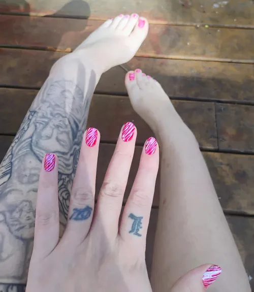 I'm doing some feet prints today 