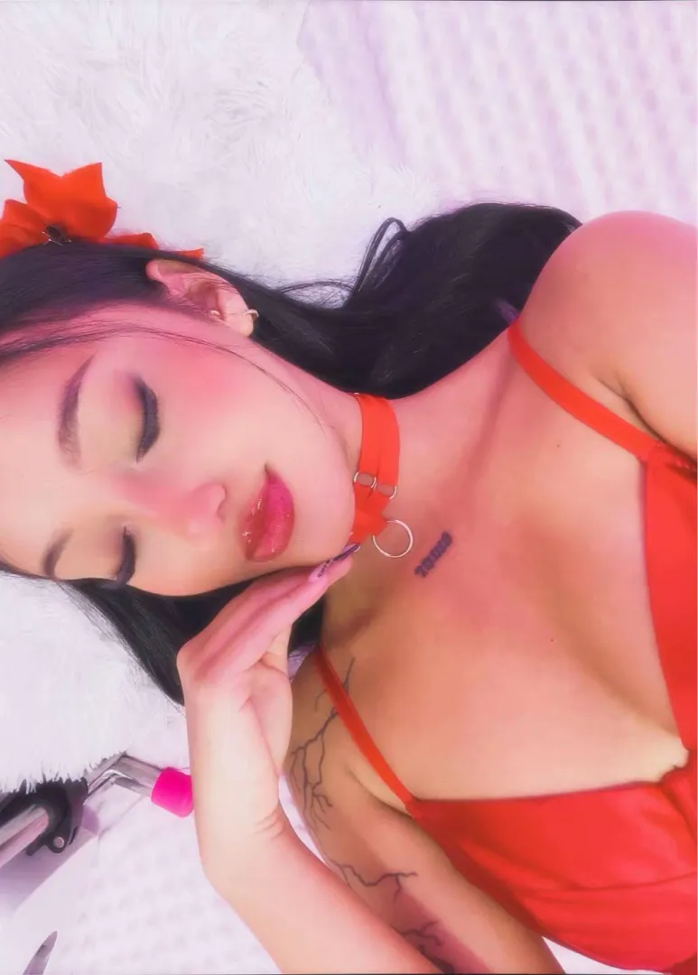 I’m dreaming of someone who knows how to handle me... are you the one entering my thoughts? ☁️[samantakane]