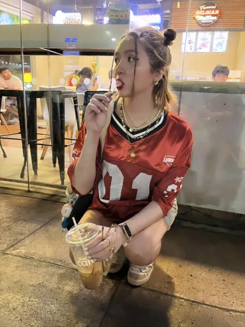 i'm only 5'3.. but for you i'll be 3'3.. iykyk 