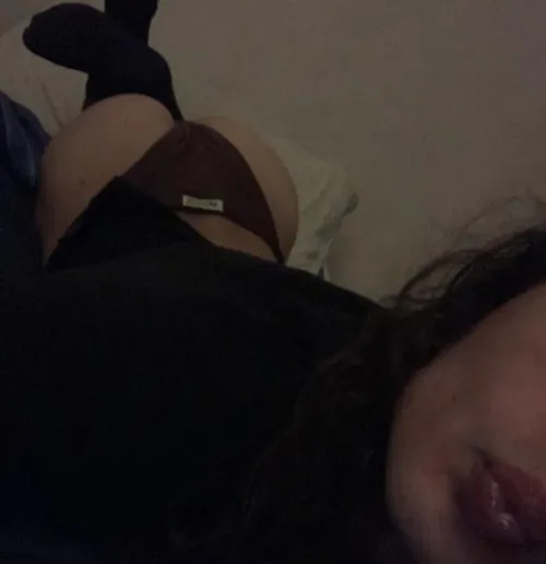 Im pretty enough to make you stop scrolling?