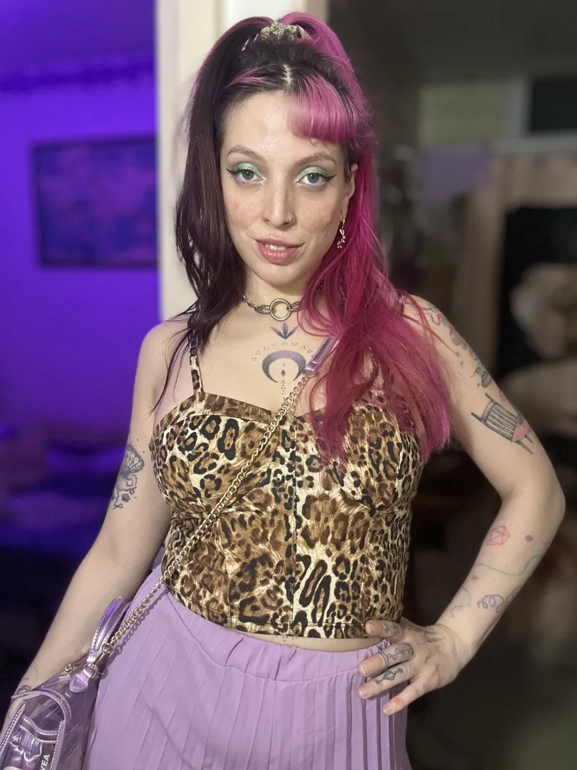 I'm ready to be your girlfriend and u to take me out :)