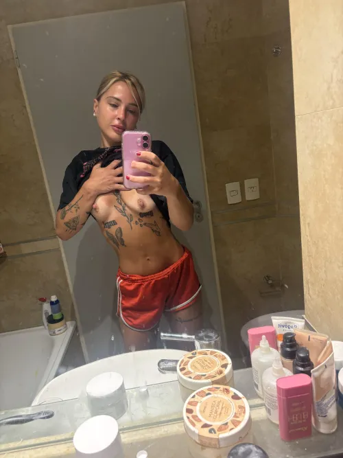 I’m so horny today looking for some pleasure