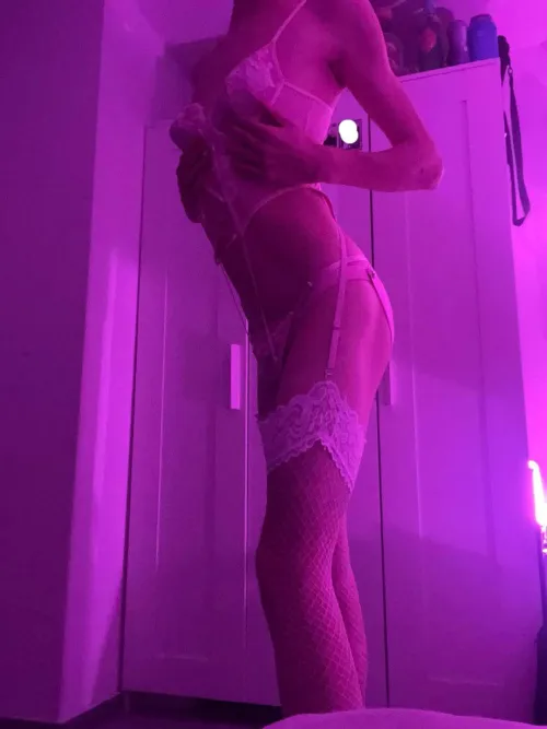 Im soo horny. A real man would know how to handle this