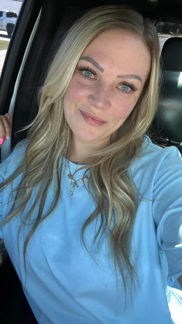 I'm the girl you never knew you wanted, do you want to fuck me?