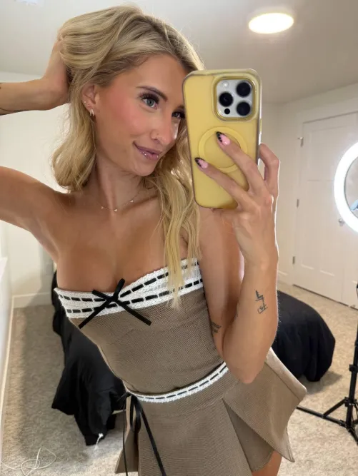 I'm the girl you never knew you wanted, do you want to fuck me?