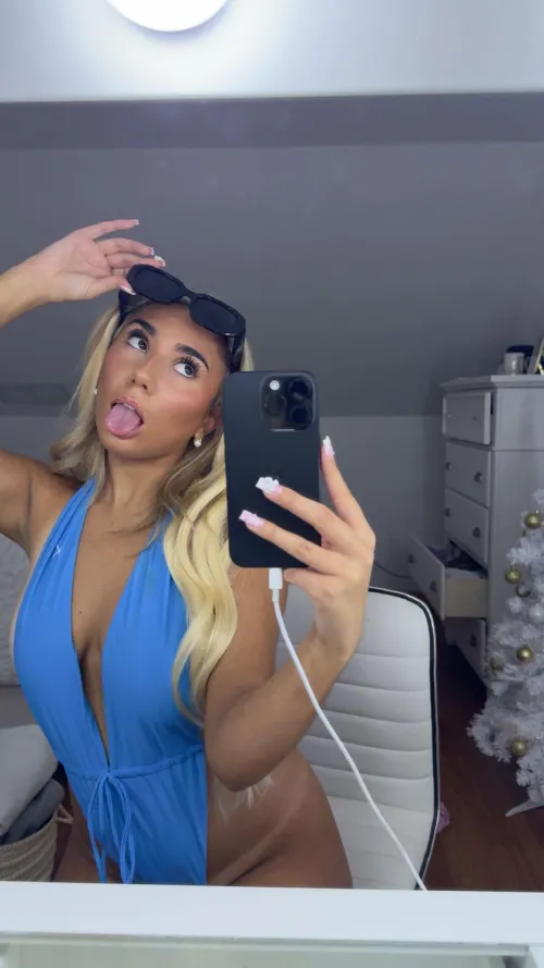 I'm trying to be a little more seductive for u, is it working?