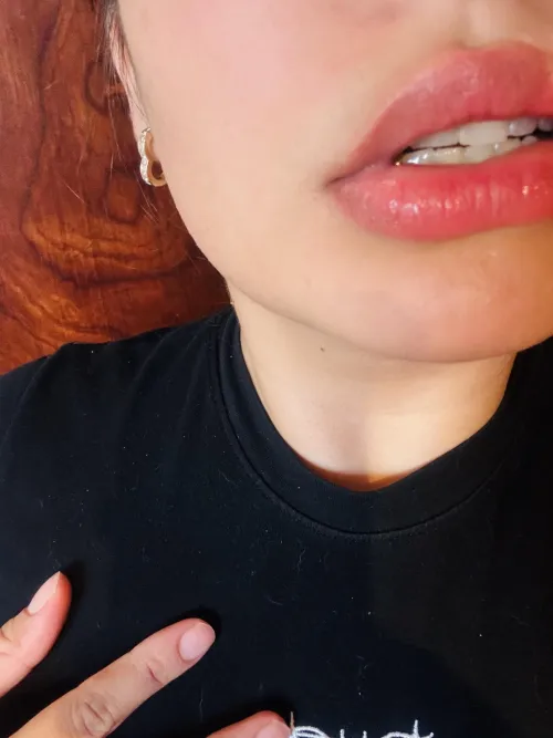 Imagine me kissing your body