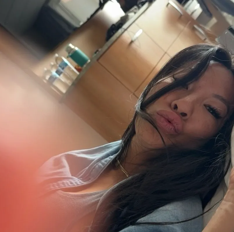 Imagine waking up to her every morning. Love this candid photo!