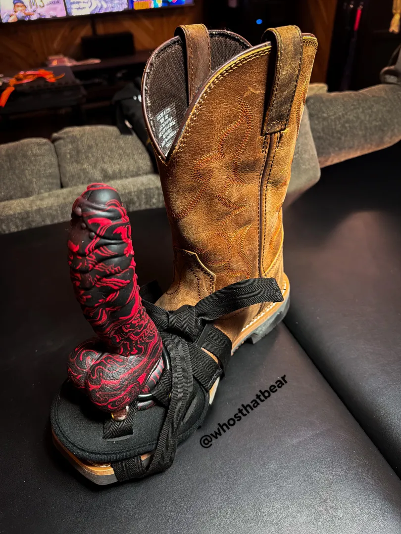 Improvised Boot Strap (on) for my boot loving bottom!