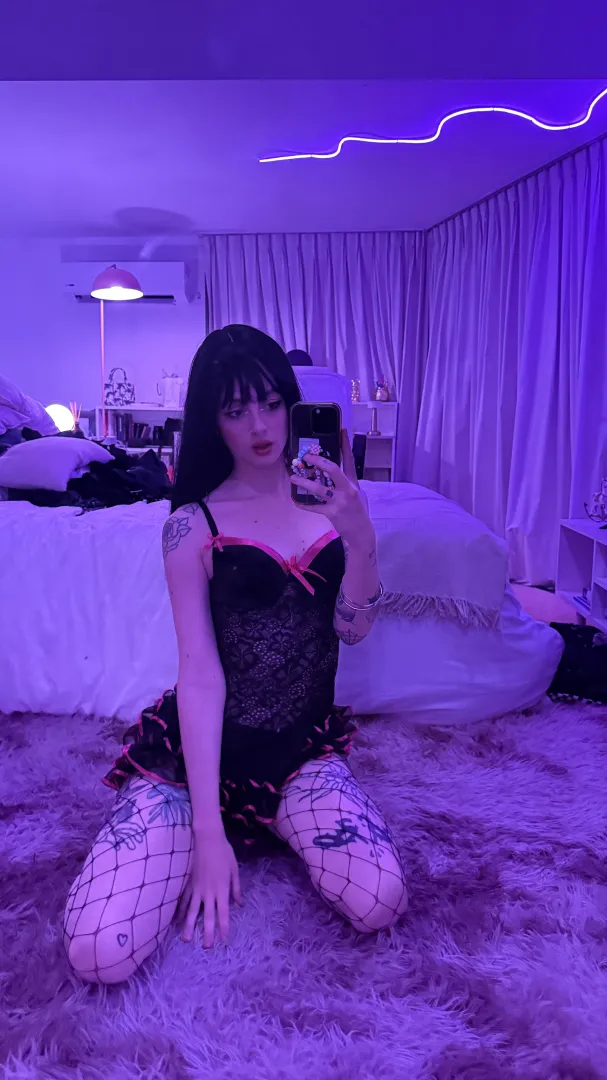 In a mood n cant host, any locals? - lnstta: lunaorvyn