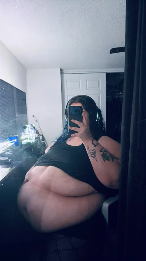 In my gluttonous gamer girl era 