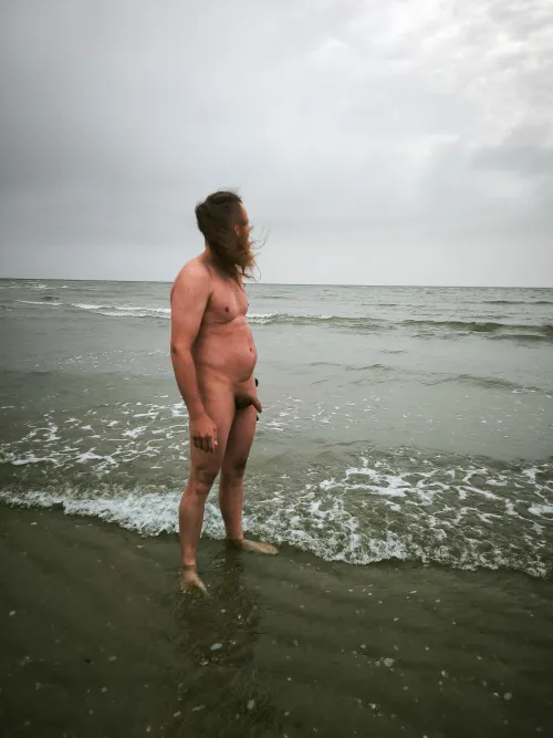 In your opinion, what makes a good naturist beach?