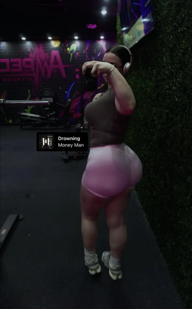 Insta: addison_mcneal_