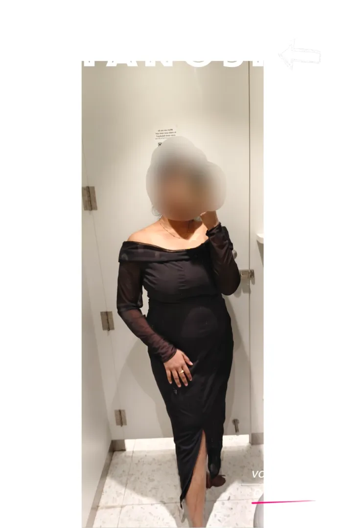 Is it the black or the curves?(f)