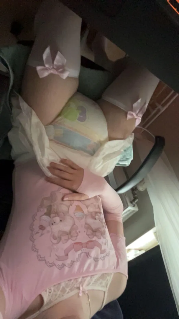 is my outfit cute? :3