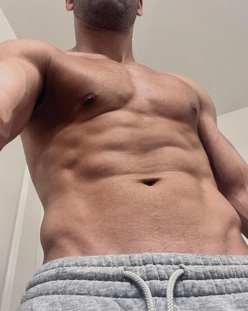 is this angle flattering? please be honest 