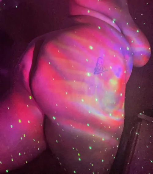 ISO hung daddy/Top 4 vibes and all day hangout