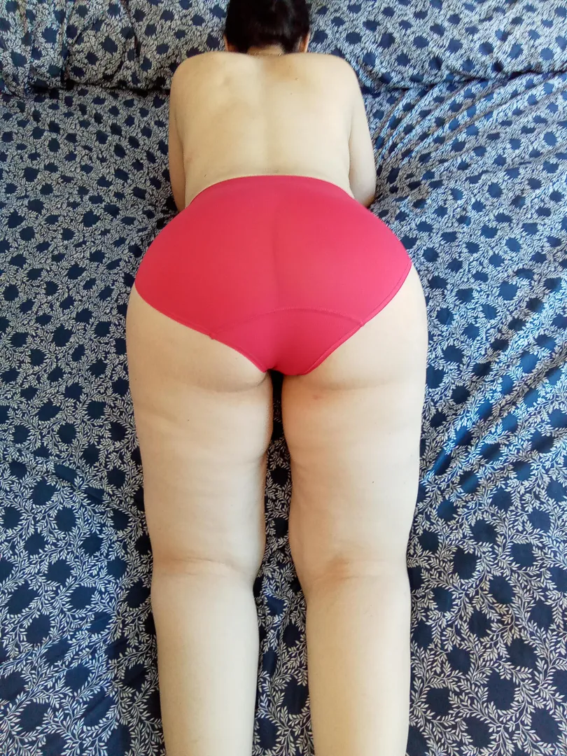 It’s a scientific fact that hot guys love granny panties