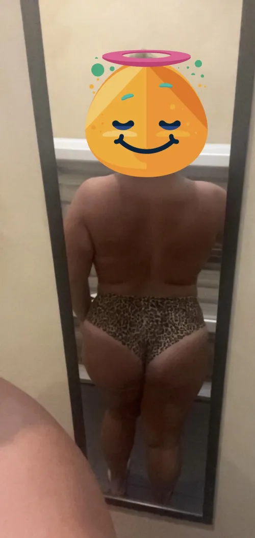 It’s chocolate lover’s month, but I like white chocolate and dark chocolate. Who could give me something sweet for Valentine’s day? Near Knoxville.