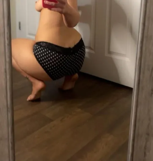 It's Friday & Payday for most! Start the weekend off right by booking a wear all while saving with my sale today only! Message me for details & to see my drawer