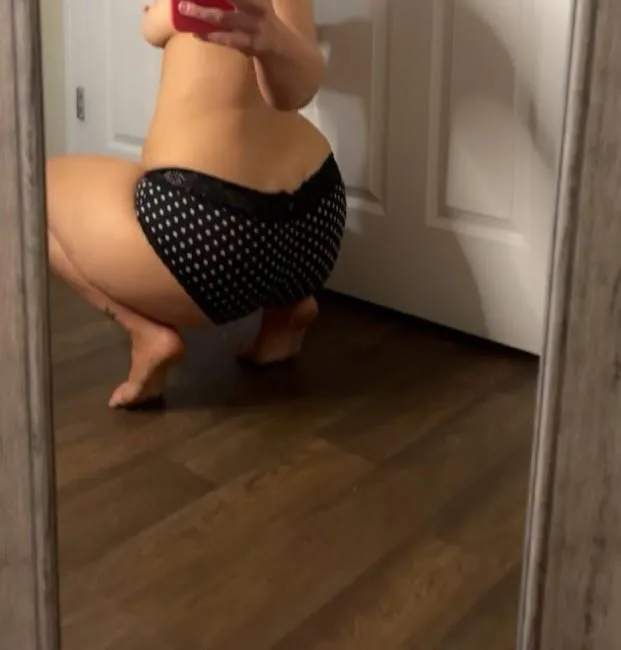 It's Friday & Payday for most! Start the weekend off right by booking a wear all while saving with my sale today only! Message me for details & to see my drawer