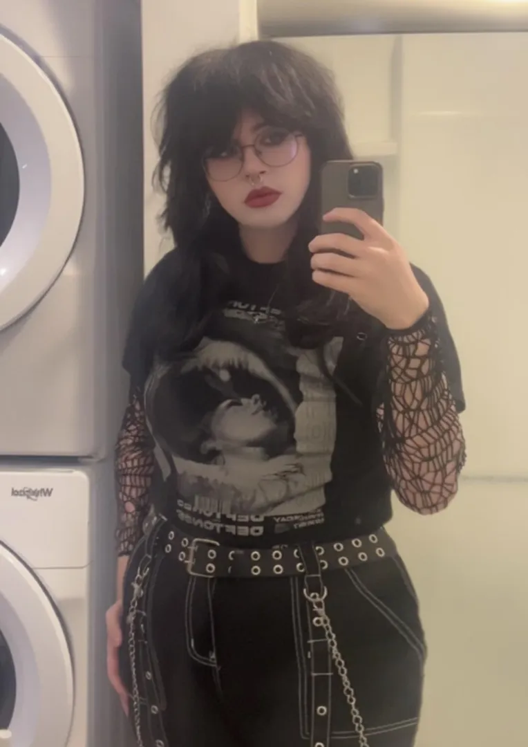 i've been getting so much bigger! anyone like fat emo girls?